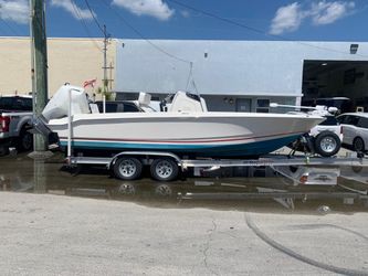 22' Boston Whaler 2023 Yacht For Sale
